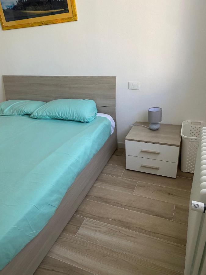 Sunflowers House Punta Marina Bagian luar foto
