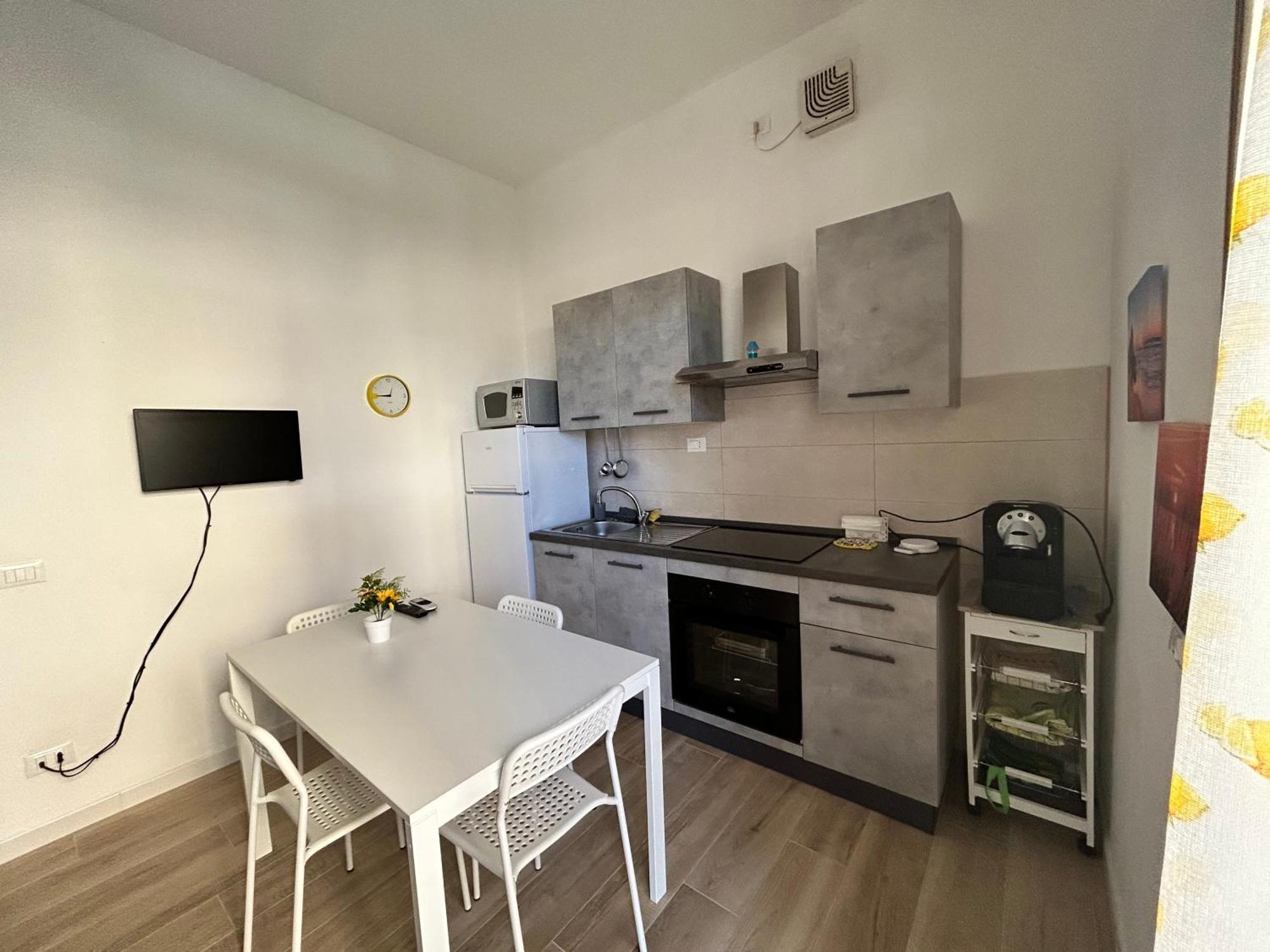 Sunflowers House Punta Marina Bagian luar foto