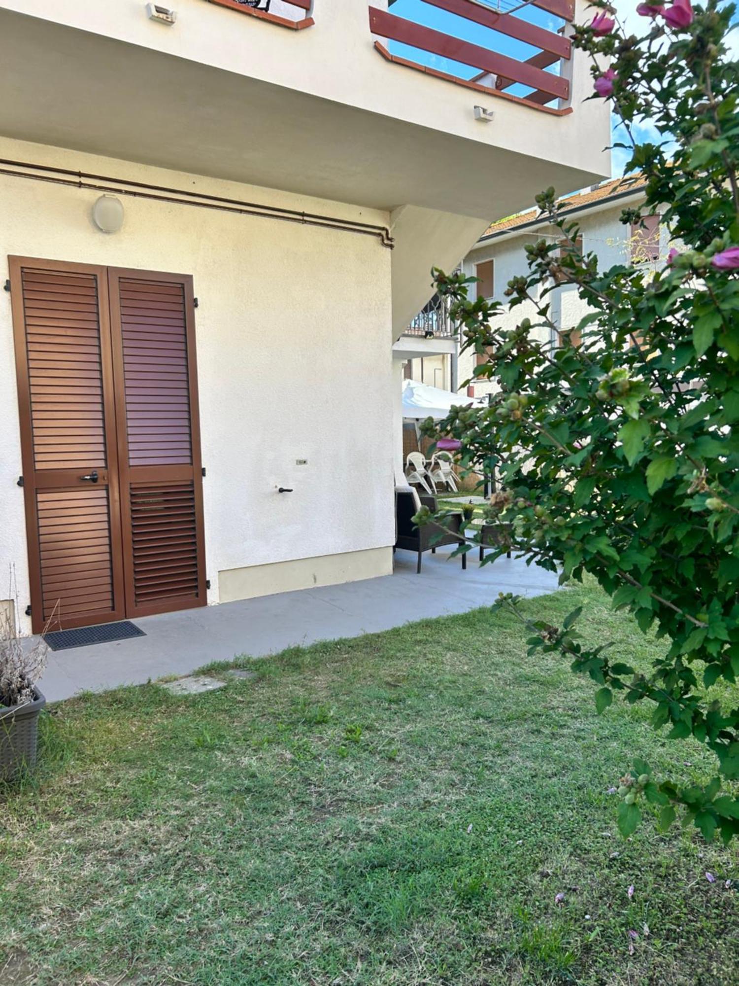 Sunflowers House Punta Marina Bagian luar foto